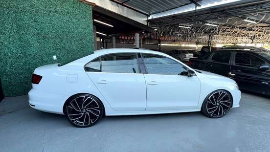 VOLKSWAGEN-JETTA-2015