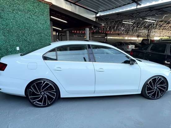 VOLKSWAGEN-JETTA-2.0 TSI HIGHLINE 211CV GASOLINA 4P TIPTRONIC VOLKSWAGEN-JETTA-2015
