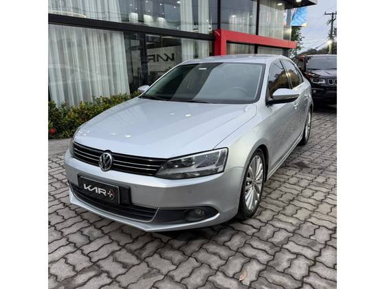 VOLKSWAGEN JETTA 2.0 TSI HIGHLINE 211CV GASOLINA 4P TIPTRONIC