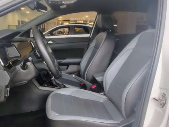 VOLKSWAGEN-NIVUS-1.0 200 TSI TOTAL FLEX HIGHLINE AUTOMÁTICO VOLKSWAGEN-NIVUS-2024