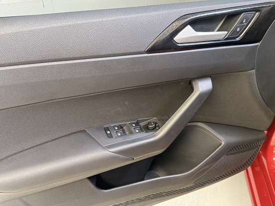 VOLKSWAGEN-POLO-2025