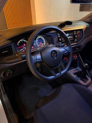 VOLKSWAGEN-POLO-2019