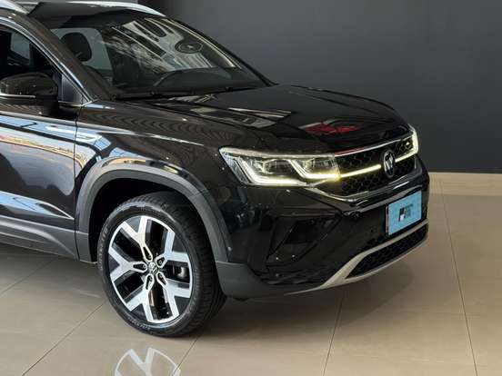 VOLKSWAGEN-TAOS-2024