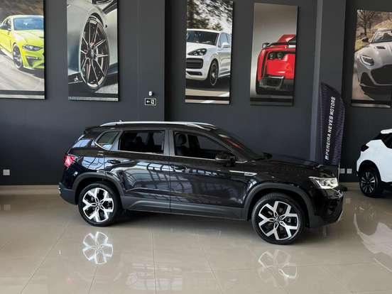 VOLKSWAGEN-TAOS-2024
