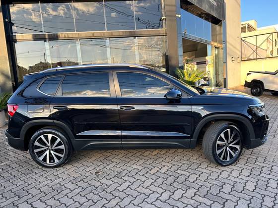 VOLKSWAGEN TAOS 1.4 250 TSI TOTAL FLEX HIGHLINE AUTOMÁTICO