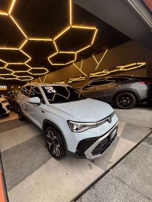 VOLKSWAGEN-TAOS-2026