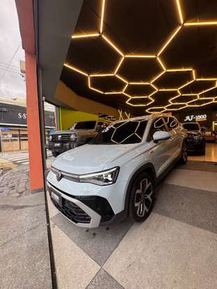 VOLKSWAGEN-TAOS-2026