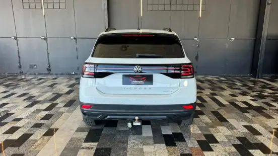 VOLKSWAGEN-T-CROSS-2020