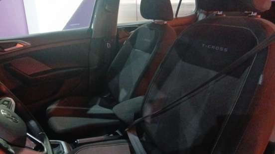 VOLKSWAGEN-T-CROSS-2025