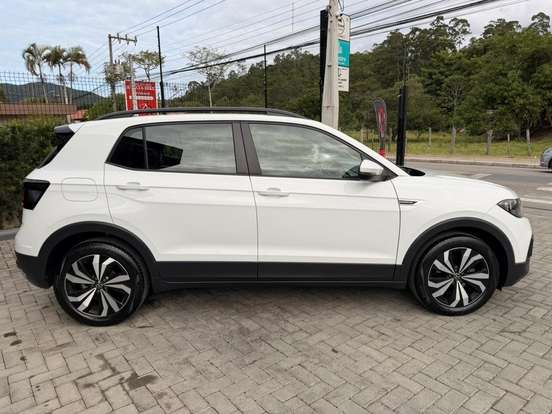 VOLKSWAGEN-T-CROSS-1.0 200 TSI TOTAL FLEX AUTOMÁTICO VOLKSWAGEN-T-CROSS-2022