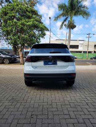 VOLKSWAGEN-T-CROSS-2024