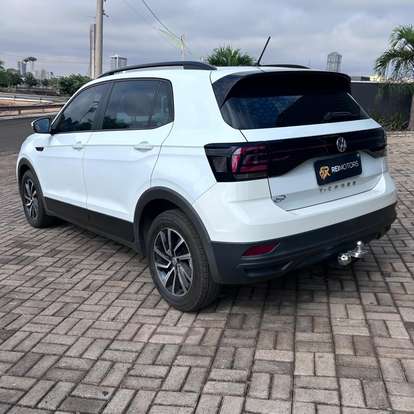 VOLKSWAGEN-T-CROSS-2020