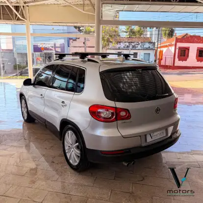 VOLKSWAGEN-TIGUAN-2010