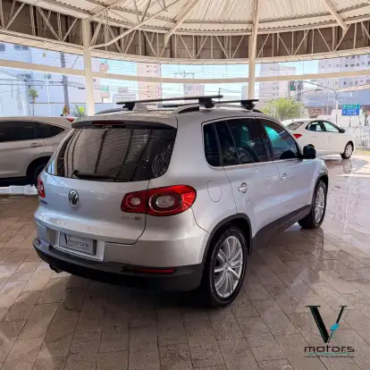 VOLKSWAGEN-TIGUAN-2010