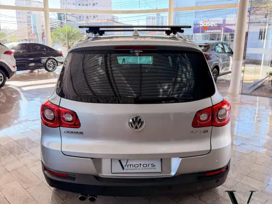 VOLKSWAGEN-TIGUAN-2.0 TSI 16V TURBO GASOLINA 4P TIPTRONIC VOLKSWAGEN-TIGUAN-2010
