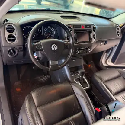 VOLKSWAGEN-TIGUAN-2010