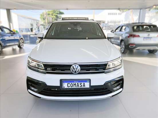 VOLKSWAGEN-TIGUAN-2021