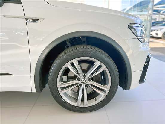 VOLKSWAGEN-TIGUAN-2021