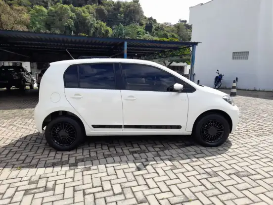 VOLKSWAGEN-UP-1.0 TSI MOVE UP 12V FLEX 4P MANUAL VOLKSWAGEN-UP-2016