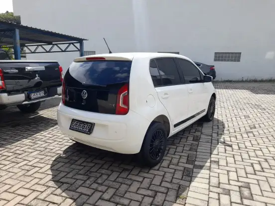VOLKSWAGEN-UP-2016