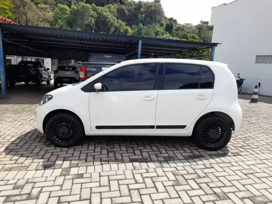 VOLKSWAGEN-UP-2016