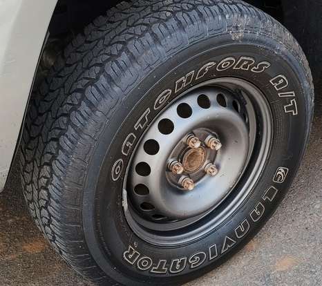VOLKSWAGEN-AMAROK-2011