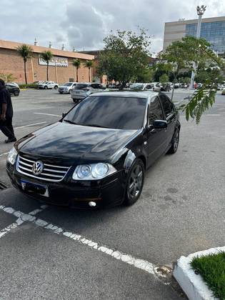 VOLKSWAGEN BORA 2.0 MI 8V GASOLINA 4P TIPTRONIC