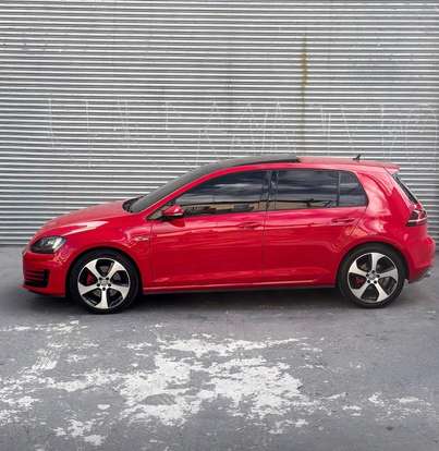 VOLKSWAGEN-GOLF-2017