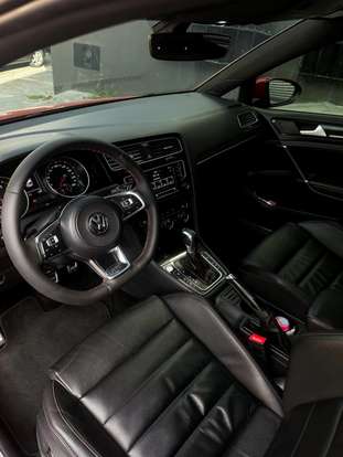 VOLKSWAGEN-GOLF-2017