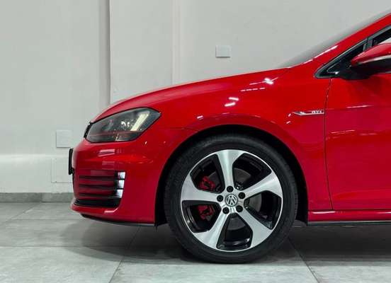 VOLKSWAGEN-GOLF-2.0 TSI GTI 16V TURBO GASOLINA 4P AUTOMÁTICO VOLKSWAGEN-GOLF-2017