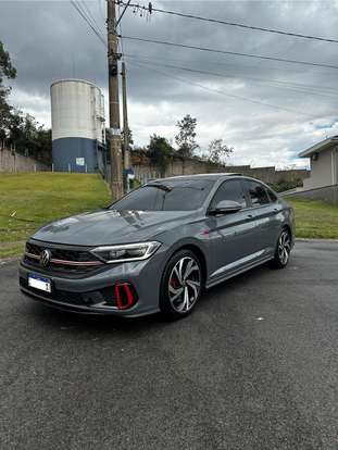VOLKSWAGEN-JETTA-2023