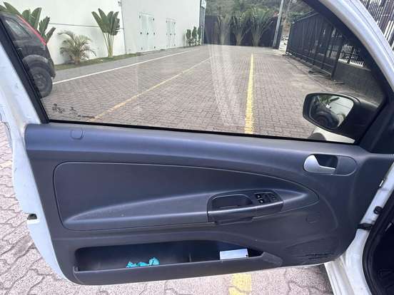 VOLKSWAGEN-SAVEIRO-2014