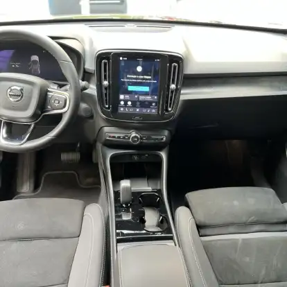 VOLVO-C40-2023