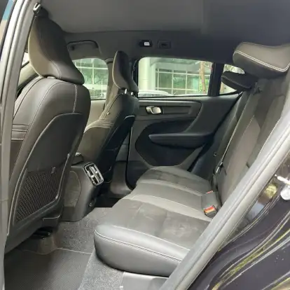 VOLVO-C40-2023