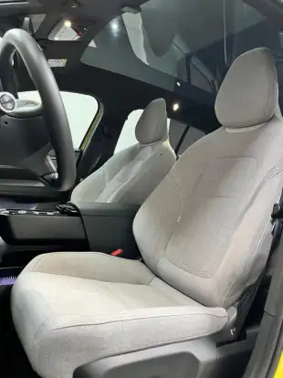 VOLVO-EX30-2024