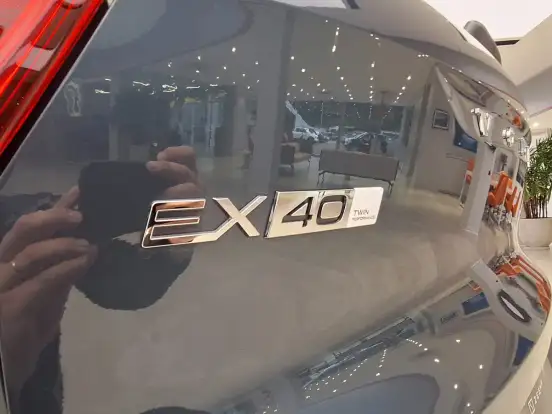 VOLVO-EX40-P8 RECHARGE TWIN ELECTRIC ULTRA BLACK EDITION AWD VOLVO-EX40-2026