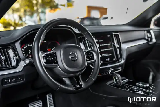 VOLVO-S60-2019