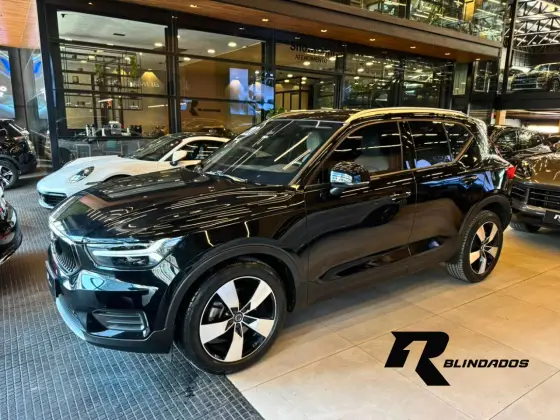 VOLVO XC40 2.0 T4 GASOLINA MOMENTUM GEARTRONIC