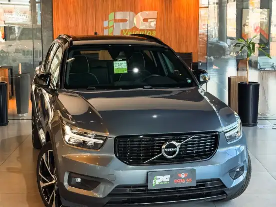 VOLVO-XC40-2.0 T5 GASOLINA R-DESIGN AWD GEARTRONIC VOLVO-XC40-2018