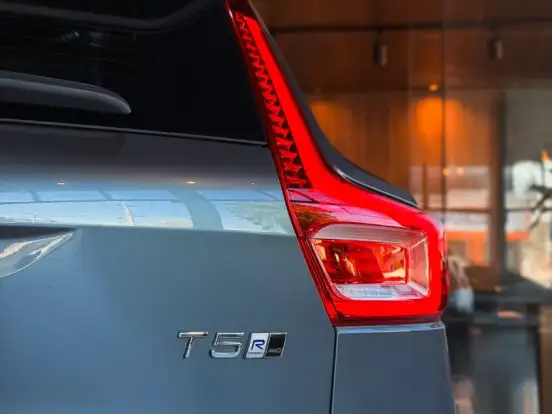 VOLVO-XC40-2.0 T5 GASOLINA R-DESIGN AWD GEARTRONIC VOLVO-XC40-2018