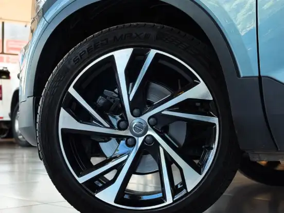 VOLVO-XC40-2.0 T5 GASOLINA R-DESIGN AWD GEARTRONIC VOLVO-XC40-2018
