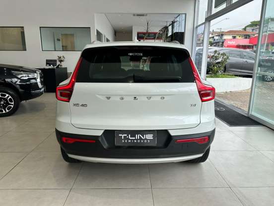 VOLVO-XC40-2.0 T4 GASOLINA MOMENTUM GEARTRONIC VOLVO-XC40-2020