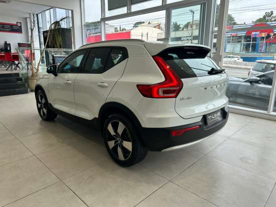 VOLVO-XC40-2.0 T4 GASOLINA MOMENTUM GEARTRONIC VOLVO-XC40-2020