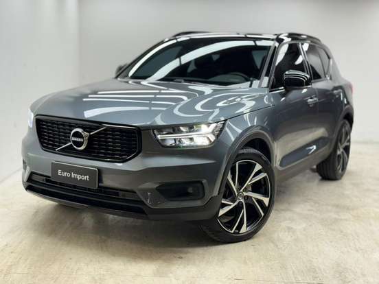 VOLVO-XC40-2018