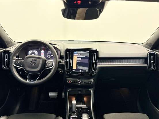 VOLVO-XC40-2.0 T5 GASOLINA R-DESIGN AWD GEARTRONIC VOLVO-XC40-2018