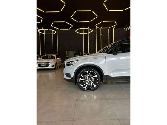 VOLVO-XC40-2.0 T5 GASOLINA R-DESIGN AWD GEARTRONIC VOLVO-XC40-2019
