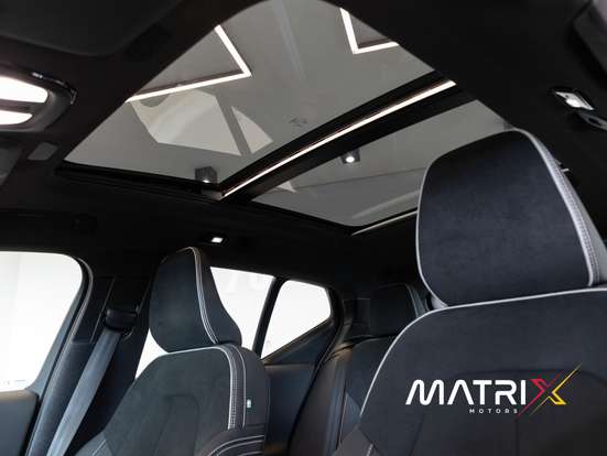 VOLVO-XC40-2023