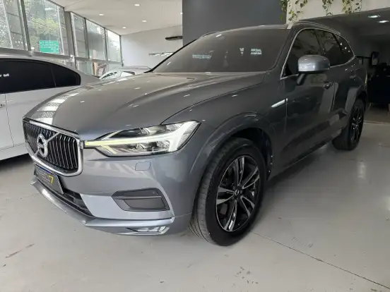 VOLVO-XC60-2.0 D5 DIESEL MOMENTUM AWD GEARTRONIC VOLVO-XC60-2018