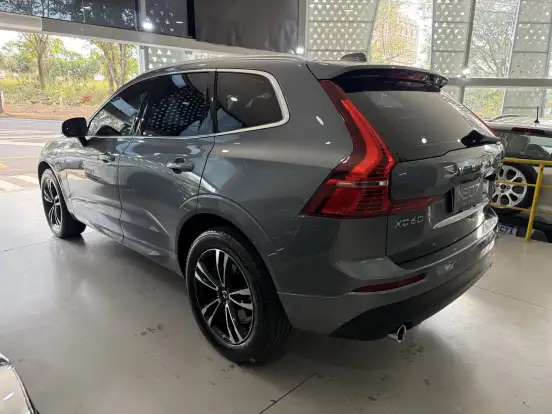 VOLVO-XC60-2.0 D5 DIESEL MOMENTUM AWD GEARTRONIC VOLVO-XC60-2018