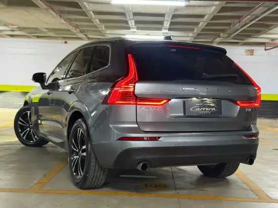 VOLVO-XC60-2017